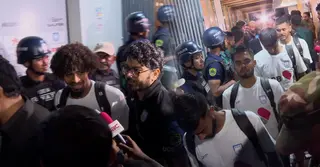 হারের স্মৃতি নিয়ে দেশ ছাড়লেন হামজা-শমিত